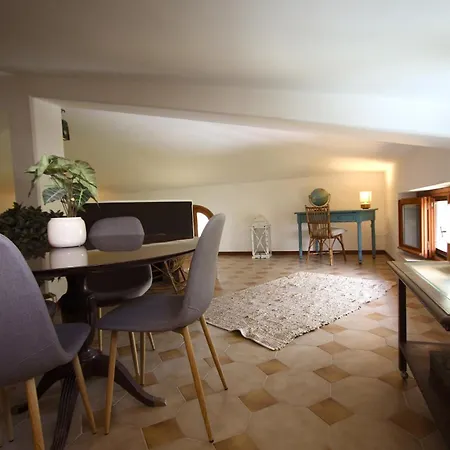 Dei Cerri 2br Appartement *